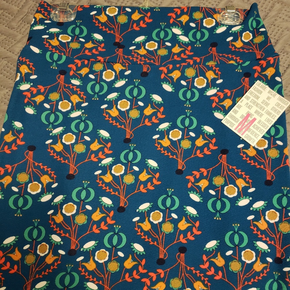 NWT Lularoe Cassie Skirt